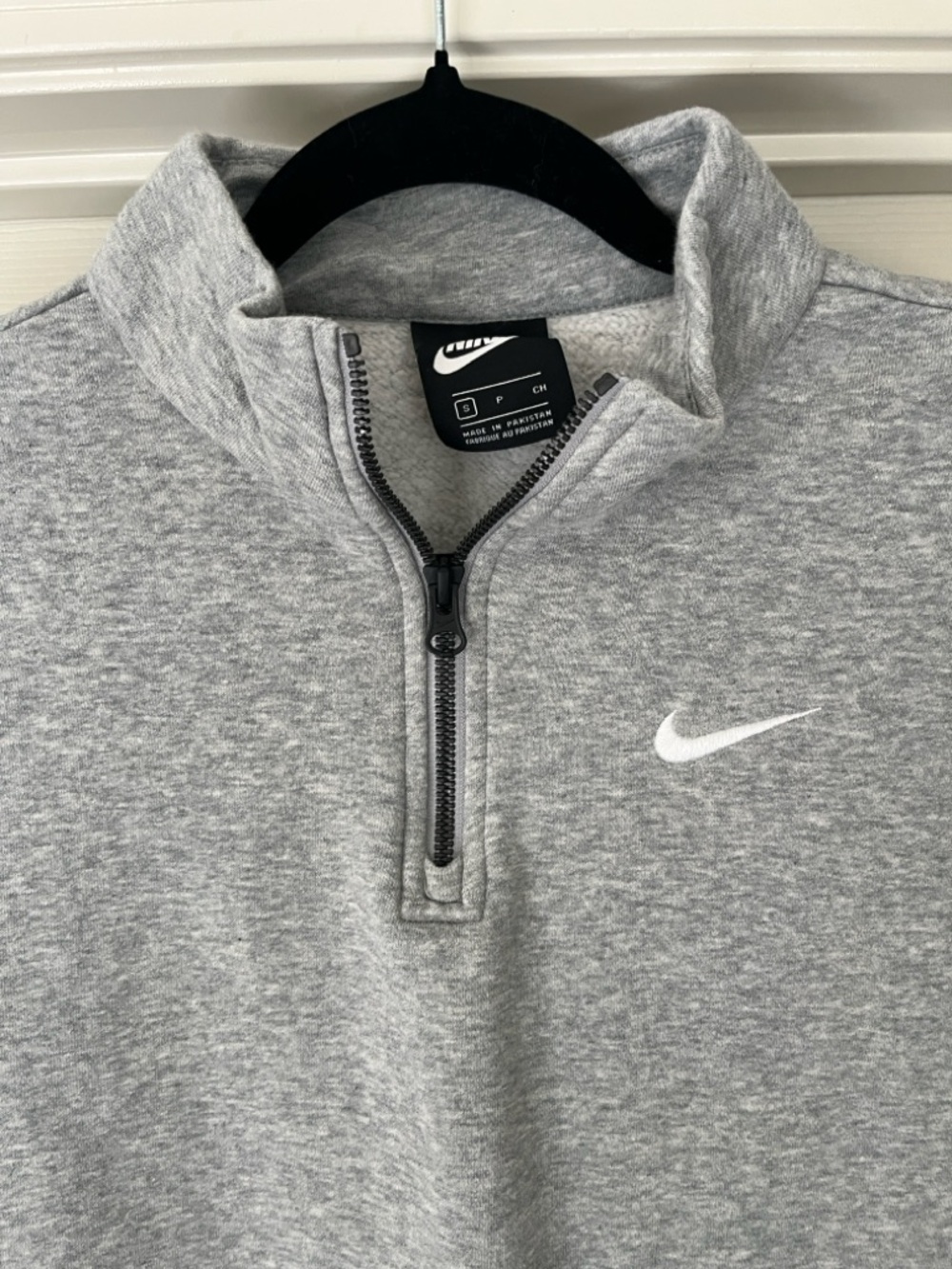 Nike men’s like new 1/2 zip